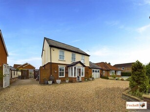 5 bedroom detached house for sale in Foxhall Road, Ipswich, IP3