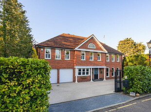 5 bedroom detached house for sale in Greyfriars, Hutton, Brentwood, CM13