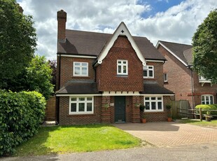 5 bedroom detached house for sale in Limewood Close, Langley Park, Beckenham, BR3