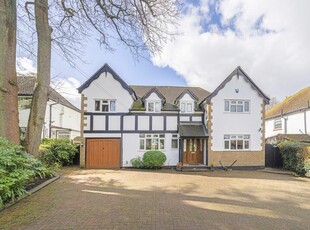 5 bedroom detached house for sale in The Meadway, Chelsfield Park, BR6