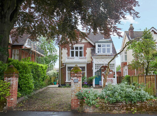 5 bedroom detached house for sale in Unthank Road, Norwich NR4