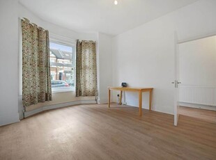 5 bedroom house share to rent London, E6 1EX