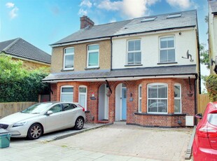 5 bedroom semi-detached house for sale in High Street, London Colney, AL2