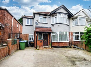 5 bedroom semi-detached house for sale in Kitchener Road, Portswood, Southampton, SO17