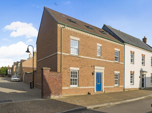 5 bedroom semi-detached house for sale in Trecastle Road, Wichelstowe, Wiltshire, SN1
