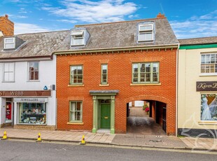 5 bedroom town house for rent in Risbygate Street, Bury St. Edmunds, IP33