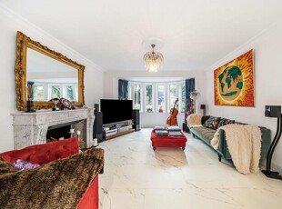 6 bedroom detached house for rent in Cholmeley Park, Highgate, London, N6