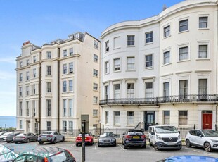 6 bedroom end of terrace house for sale in Chesham Place, Brighton, BN2