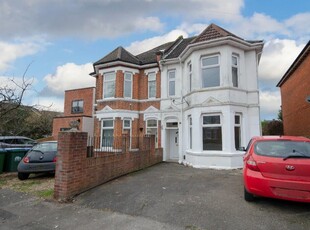 6 bedroom semi-detached house for sale in Atherley Road, Southampton, Hampshire, SO15