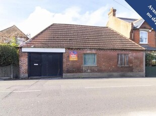 Barn conversion to rent in Canterbury Road, Herne Bay CT6