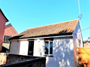 Bungalow to rent in St. Clements Church Lane, Ipswich, Suffolk IP4