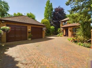 Detached house for sale in The Pines, Twyford RG10