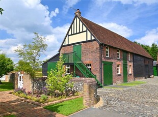 Detached house to rent in Beesonend Lane, Harpenden, Hertfordshire AL5