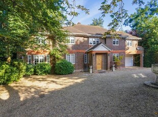 Detached house to rent in Oakfield Glade, Weybridge, Surrey KT13