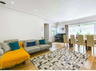 Duplex to rent in Sutherland Avenue, London W9