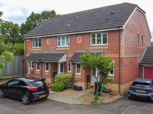 End terrace house to rent in Amber Close, Earley, Reading, Berkshire RG6