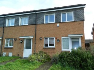 End terrace house to rent in Gardner Road, Maidenhead, Berkshire SL6