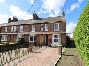 End terrace house to rent in Station Road, Braintree CM7