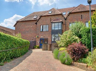Flat to rent in Adam Court, Henley On Thames RG9