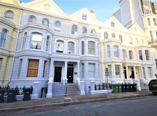 Flat to rent in Burlington Place, Eastbourne BN21