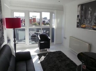 Flat to rent in Carter Gate, Nottingham NG1