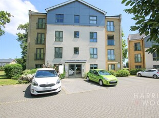 Flat to rent in Circular Road East, Colchester, Essex CO2