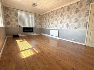 Flat to rent in Fareham Road, Gosport, Hampshire PO13