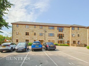 Flat to rent in Hollingworth Court, Stubley Mill Road, Littleborough OL15