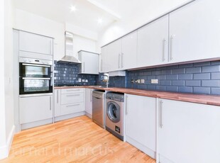 Flat to rent in Limes Road, Croydon CR0