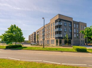 Flat to rent in Lowry Way, Swindon SN3