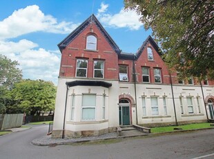 Flat to rent in Neilston Rise, Bolton BL1