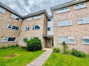 Flat to rent in St. Johns Court, Warwick CV34