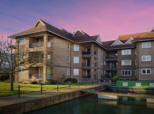 Flat to rent in The Eights Marina, Cambridge CB4