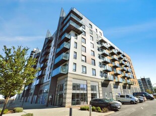 Flat to rent in Victory Pier, Gillingham, Kent ME7