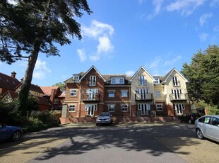 Flat to rent in York House, The Avenue, Fareham PO14