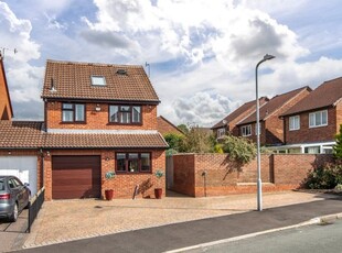 Link-detached house for sale in Mayfield Close, Catshill, Bromsgrove, Worcestershire B61