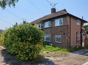 Maisonette to rent in Maylands Drive, Sidcup DA14