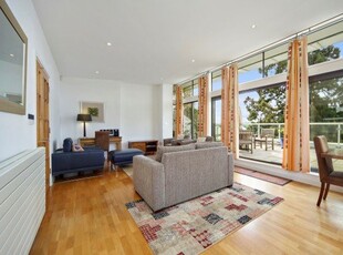 Penthouse to rent in 9 Queensmere Road, Wimbledon SW19