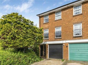 Plover Close, Staines-upon-thames, 3 Bedroom Terraced