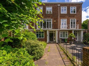 Property for sale in Loudoun Road, St John's Wood NW8