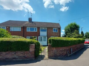Semi-detached house to rent in Evelyn Road, Dunstable LU5