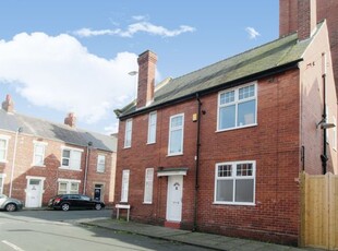Semi-detached house to rent in Oxford Street, Blyth NE24