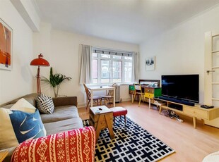 Studio apartment for sale in Old Brompton Road, Earl's Court, London, SW5