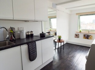 Studio for students only in a residence in Camden Town