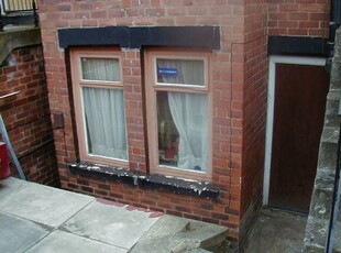 Terraced house to rent in Brudenell Avenue, Hyde Park, Leeds LS6