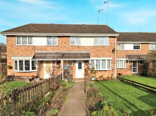 Terraced house to rent in Burghley Close, Stevenage SG2
