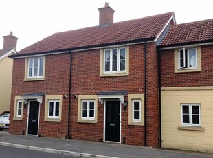 Terraced house to rent in Doulton Close, Redhouse, Swindon SN25