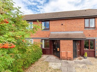 Terraced house to rent in Gibson Close, Abingdon OX14