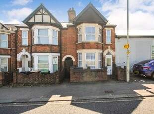 Terraced house to rent in London Road, Bedford MK42