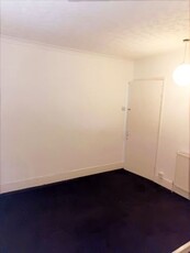 Terraced house to rent in London Road, Grays RM17